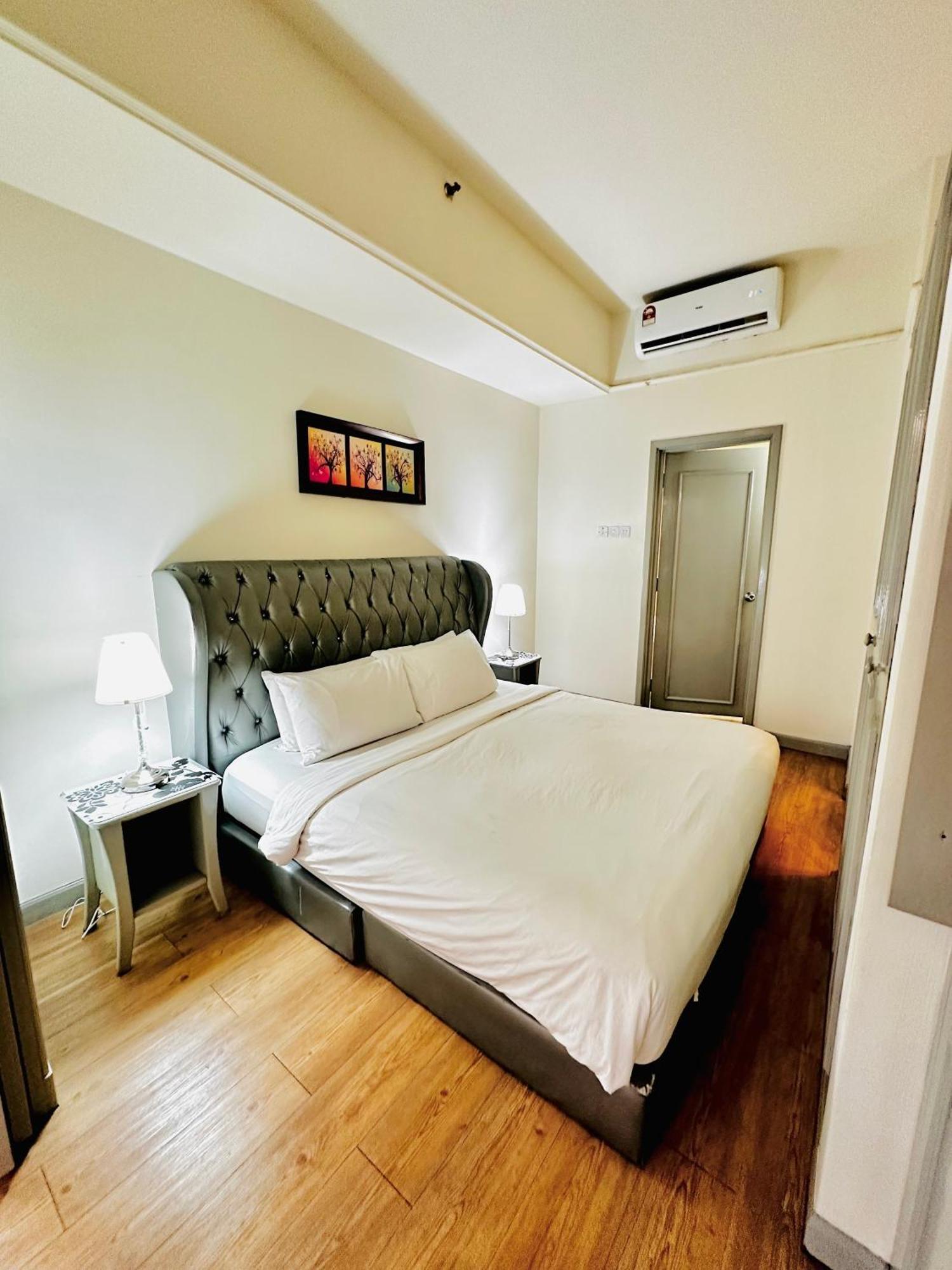 Regal Residences At Berjaya Times Square Kuala Lumpur Esterno foto
